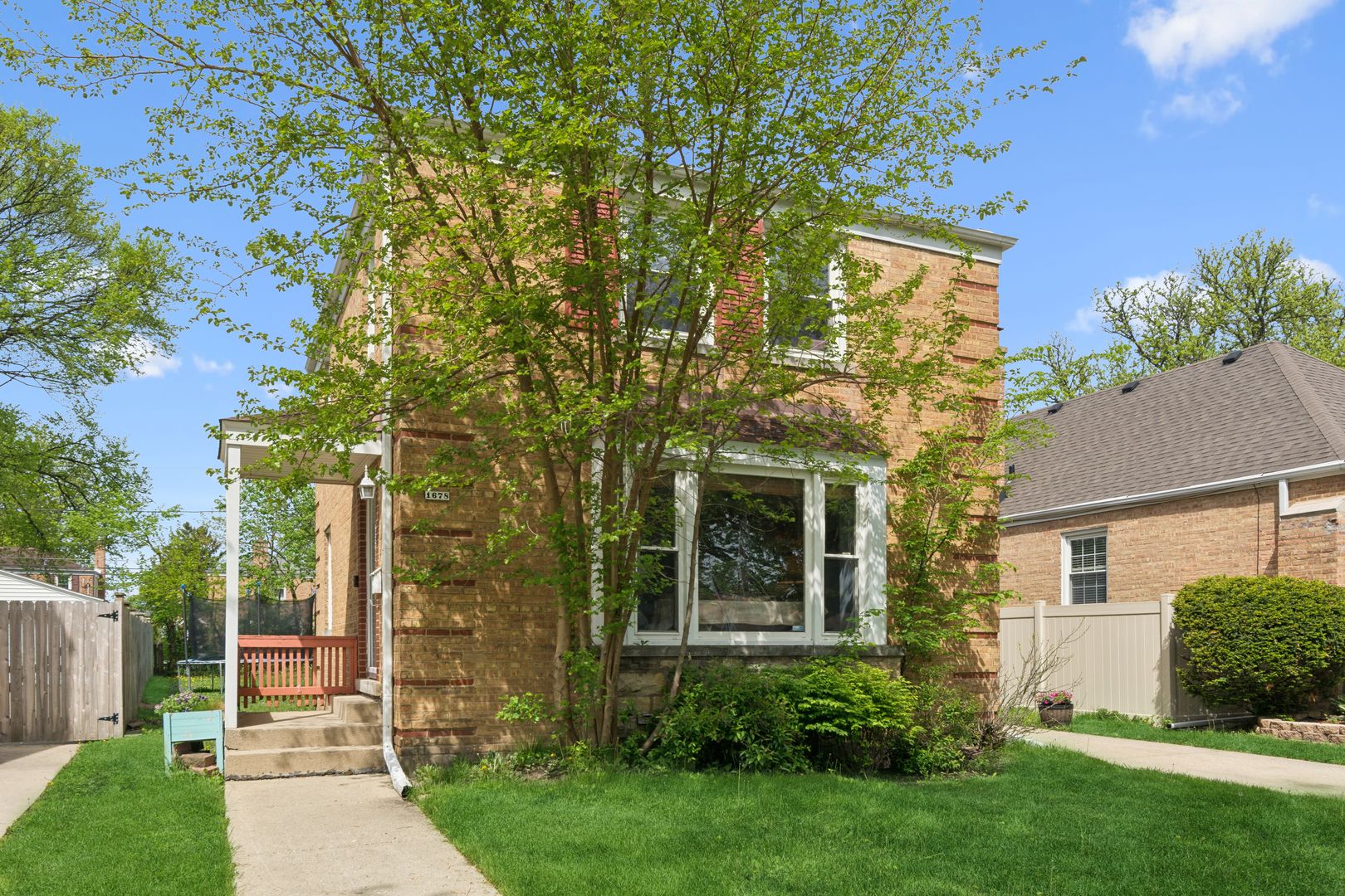1678 Ash Street — Des Plaines, IL 60018