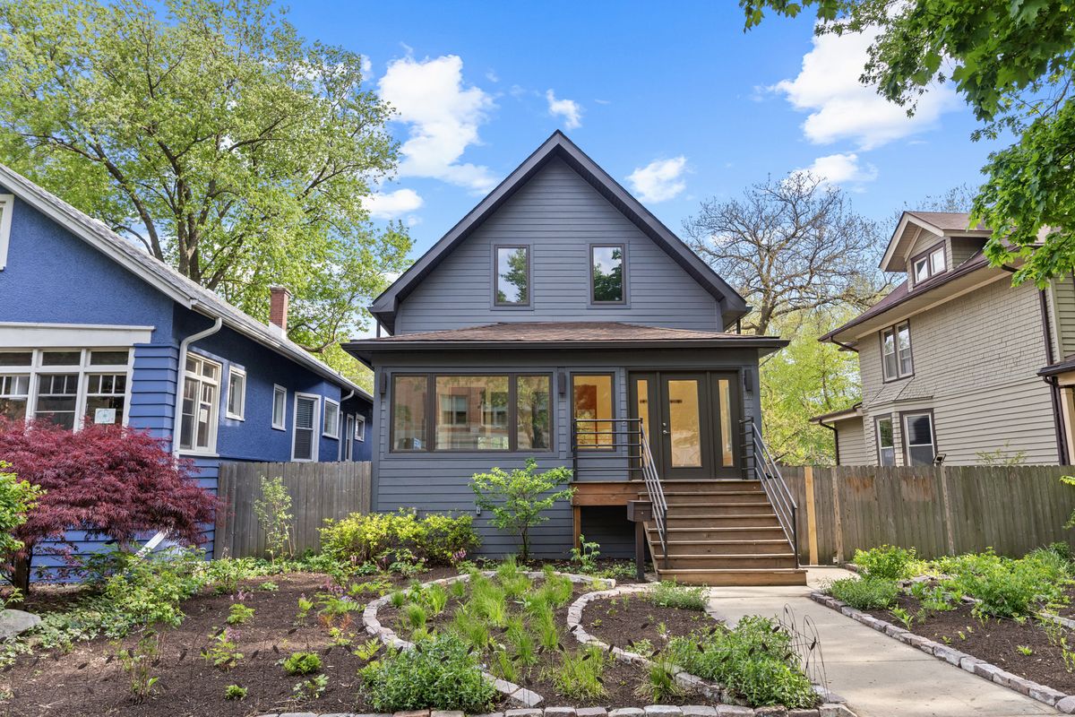 2125 Greenleaf Avenue, Chicago, IL 60645