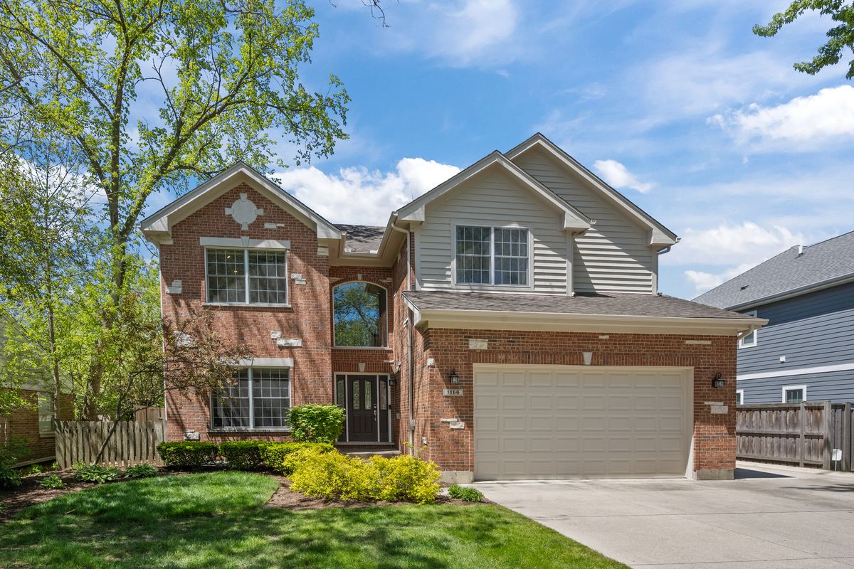 1114 Oxford Road, Deerfield, IL 60015