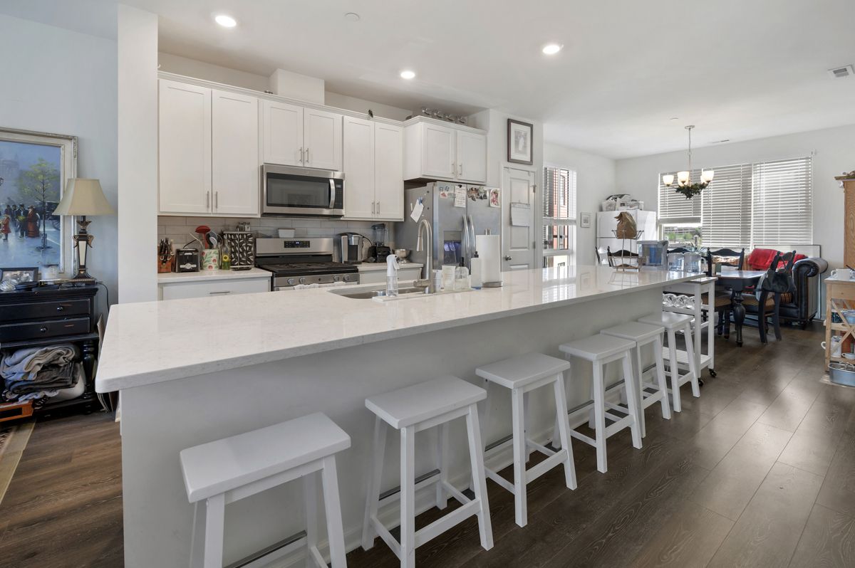 1308 Catalina Court, Schaumburg, IL 60173