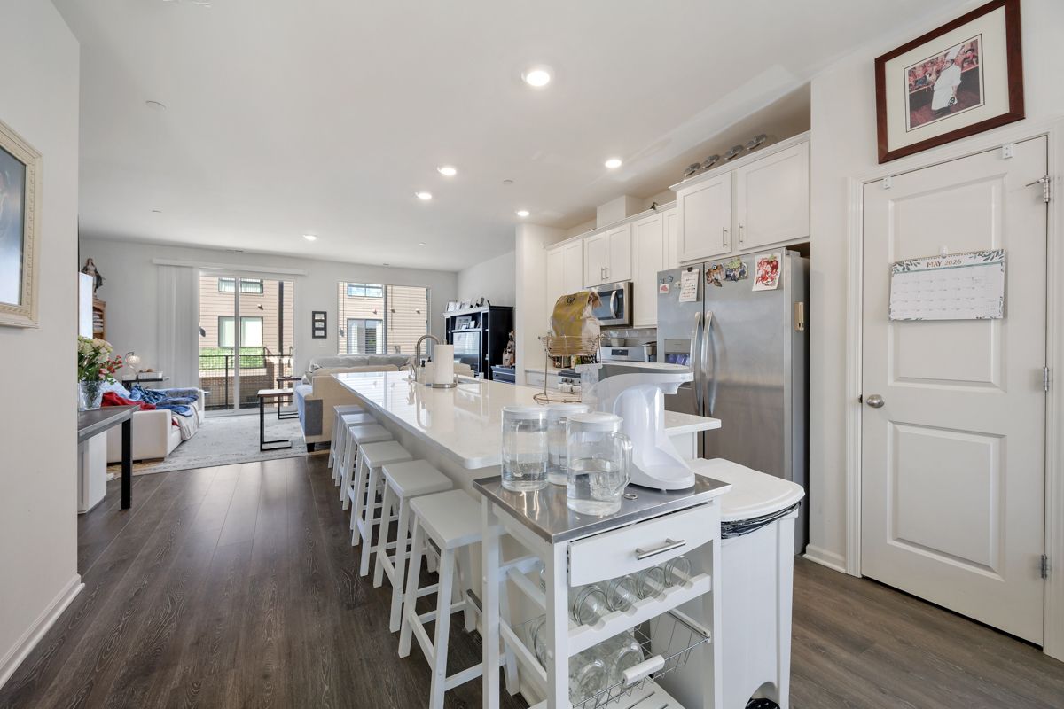 1308 Catalina Court, Schaumburg, IL 60173