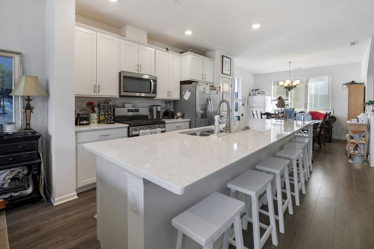 1308 Catalina Court, Schaumburg, IL 60173