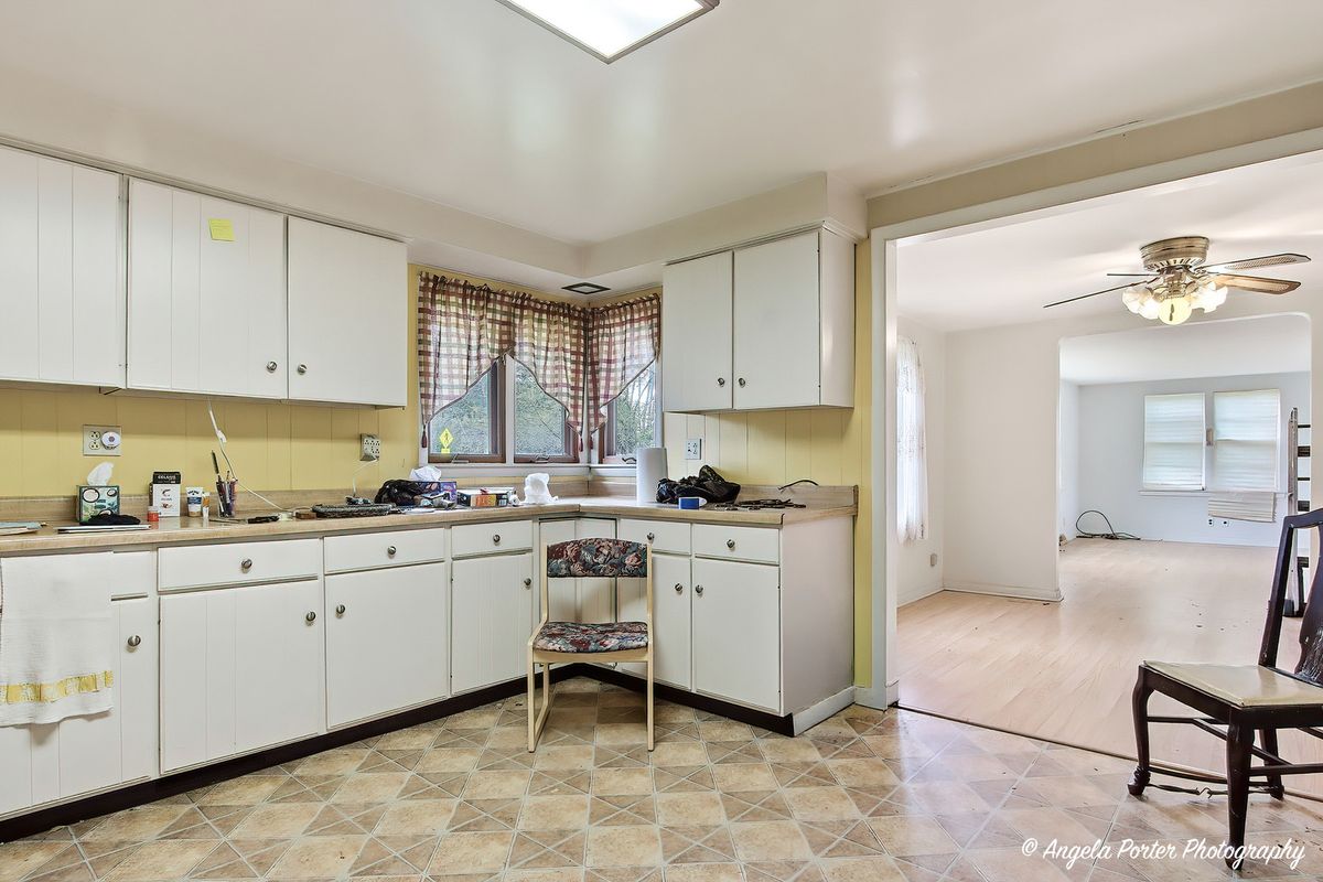 42177 N Lake Avenue, Antioch, IL 60002