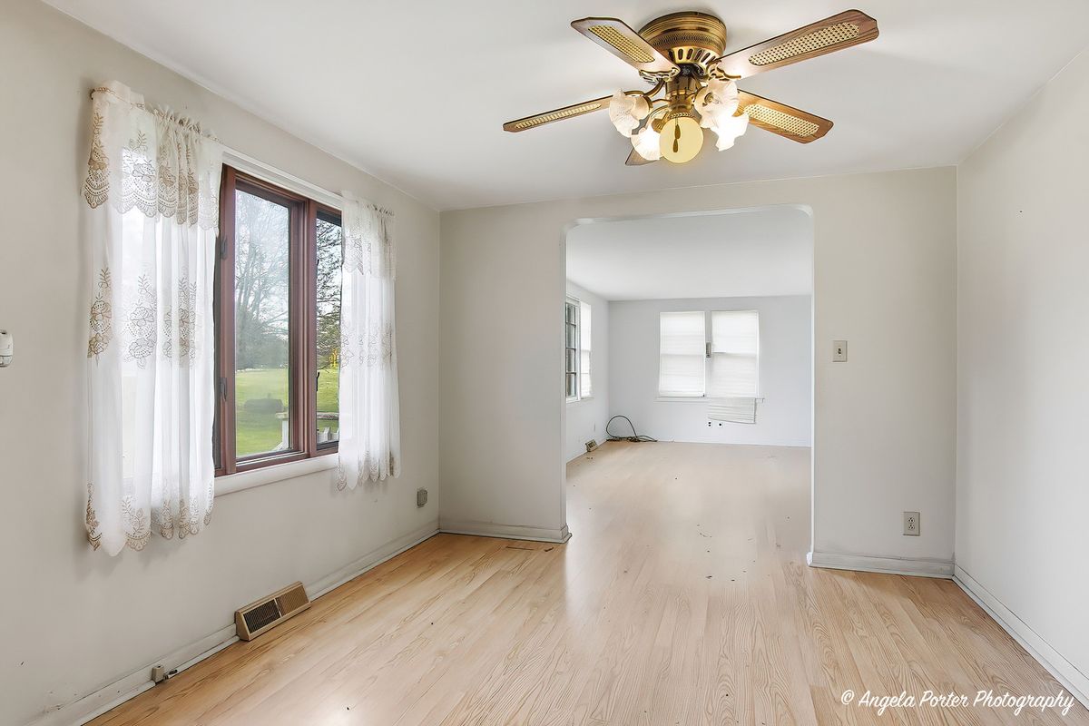 42177 N Lake Avenue, Antioch, IL 60002