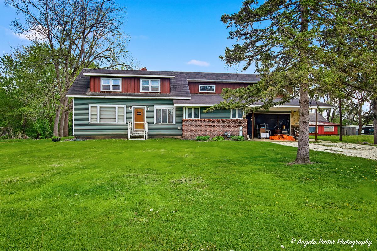 42177 Lake Avenue, Antioch, IL 60002