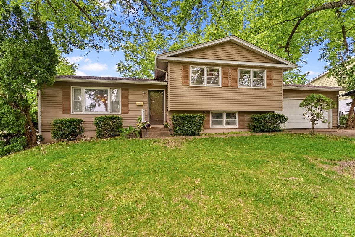 4711 Scott Street, Davenport, IA 52806