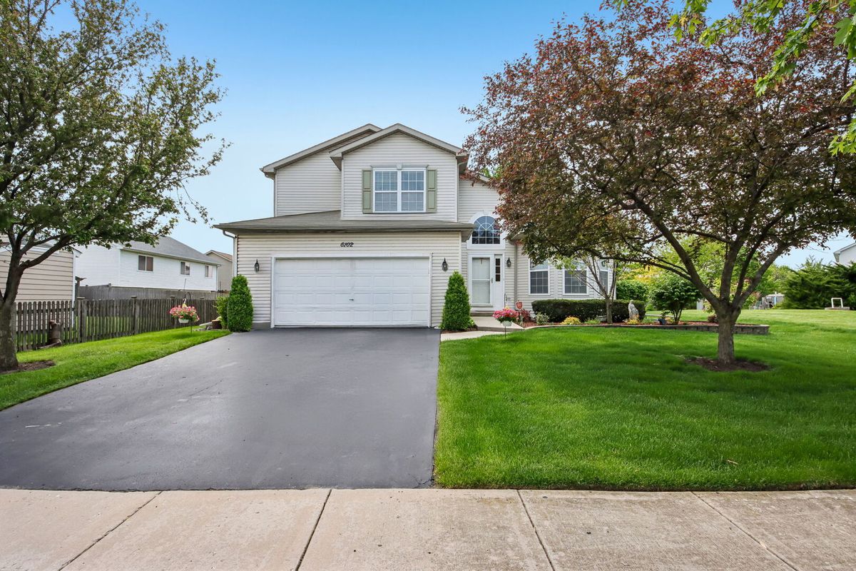 6102 Oldcreek Lane, Joliet, IL 60431