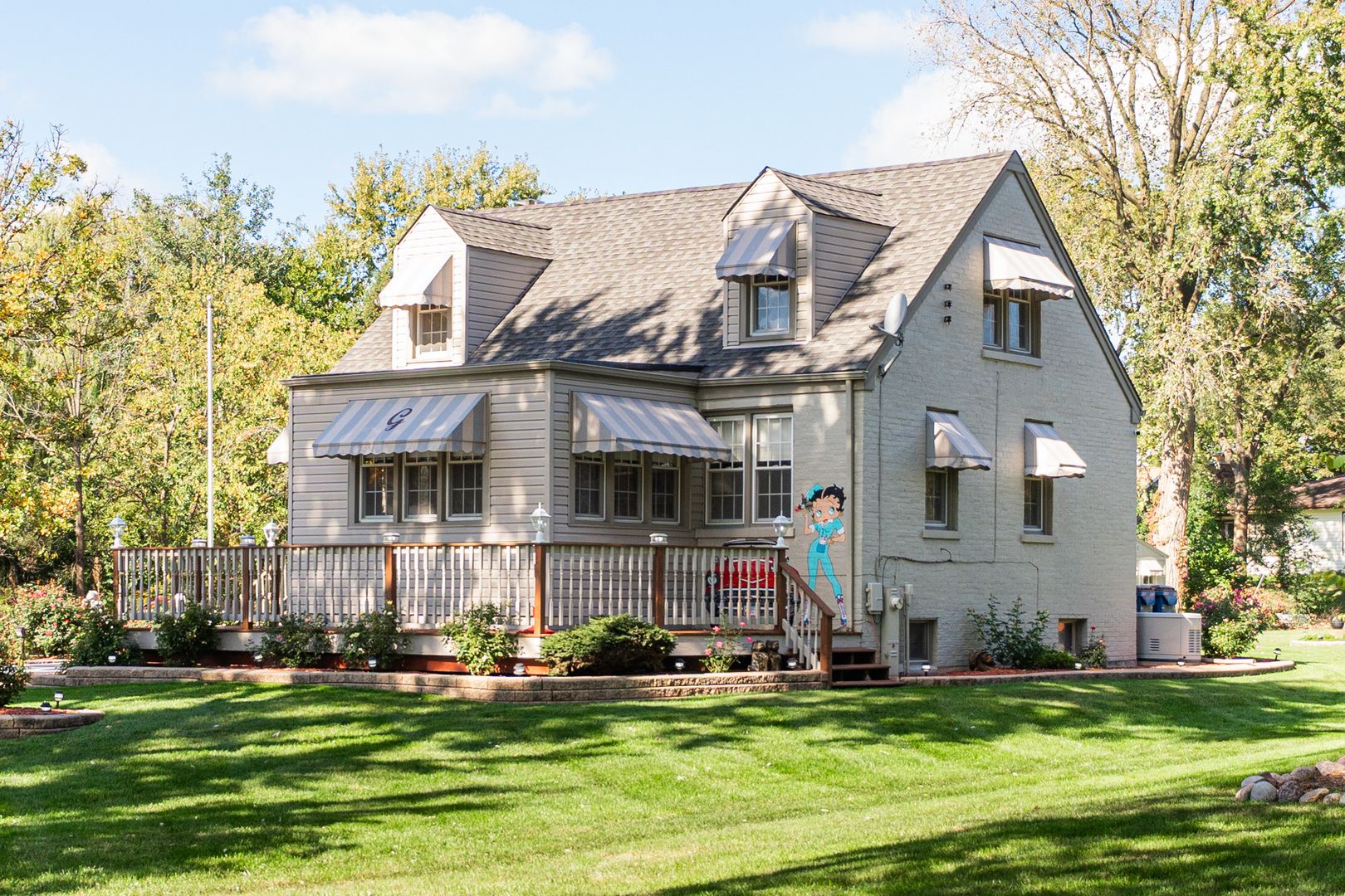 880 Bemis Road — Glen Ellyn, IL 60137