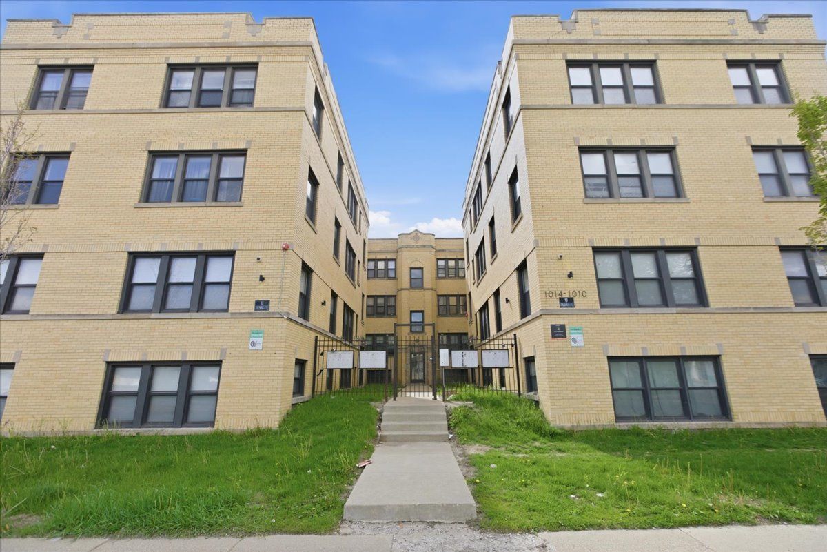 1014 1st Avenue, Maywood, IL 60153