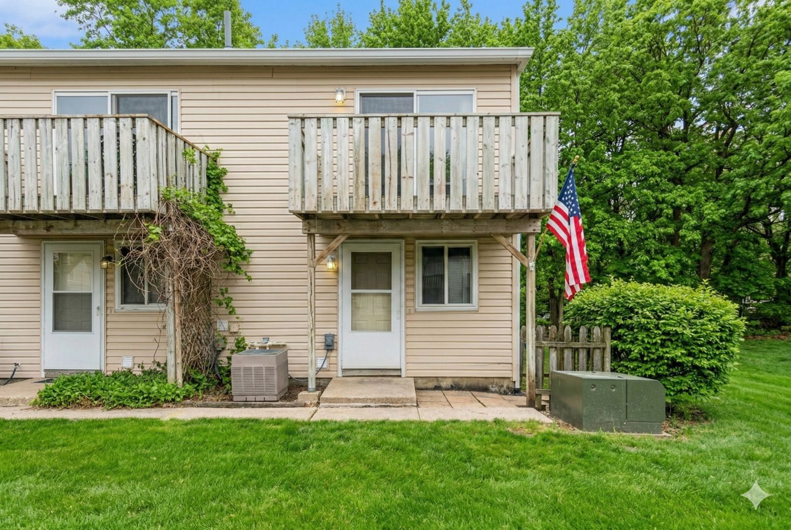 79 Maude Avenue #E — Fox Lake, IL 60020