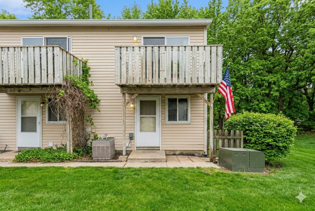 79 Maude Avenue, Fox Lake, IL 60020