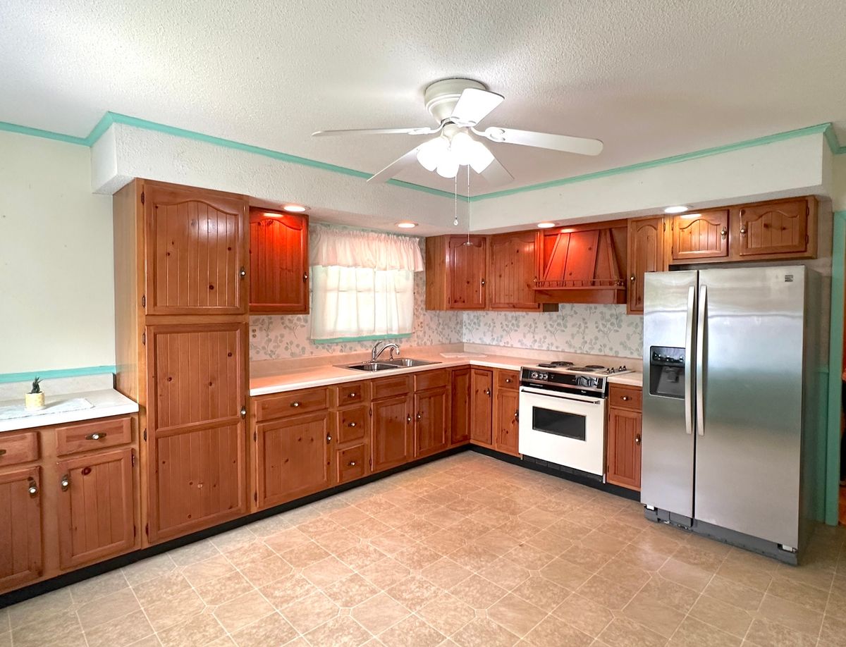 106 S George Street, Hurst, IL 62949
