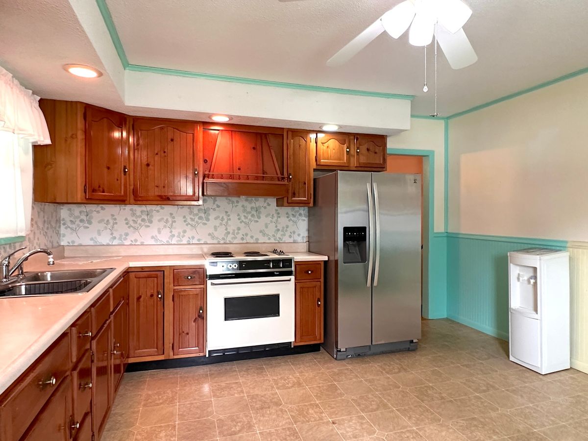 106 S George Street, Hurst, IL 62949
