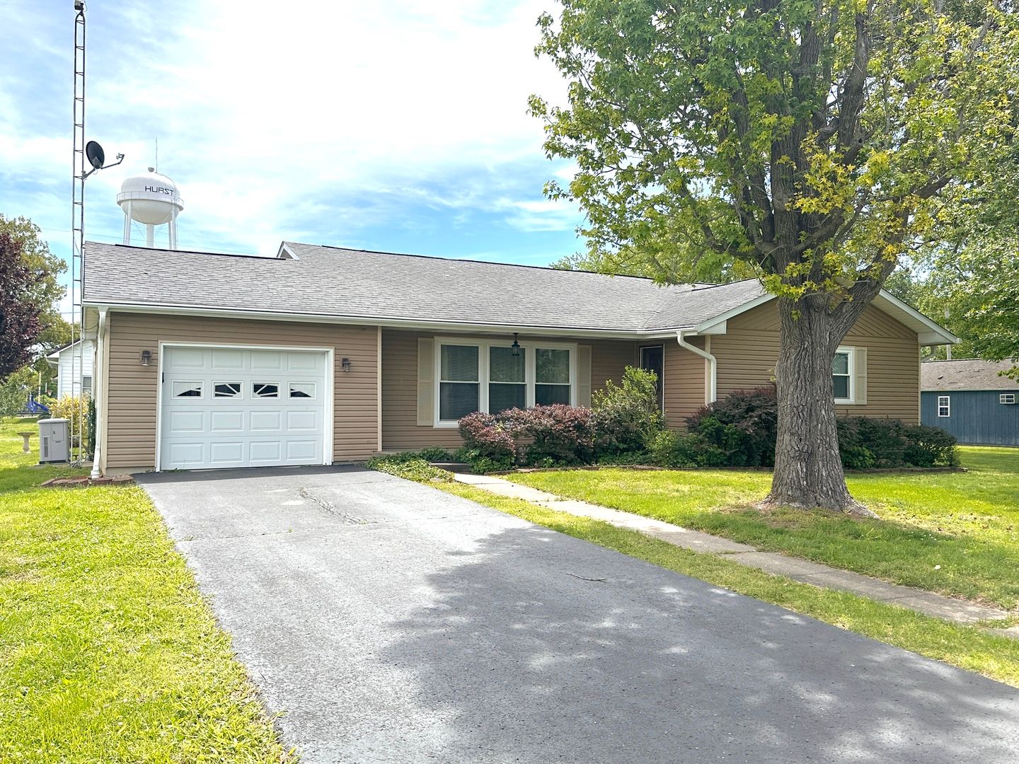 106 S George Street — Hurst, IL 62949