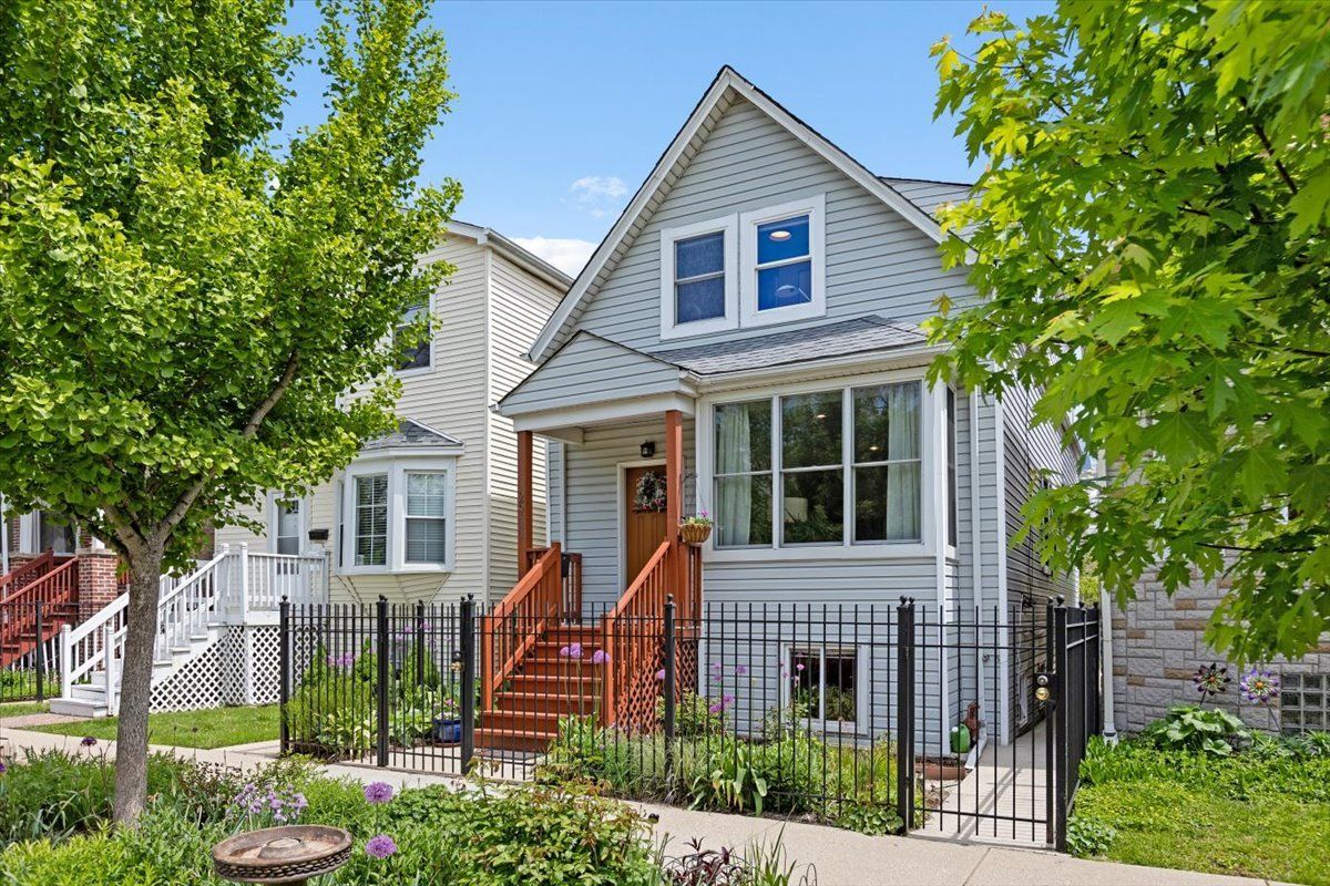 2911 Washtenaw Avenue, Chicago, IL 60618