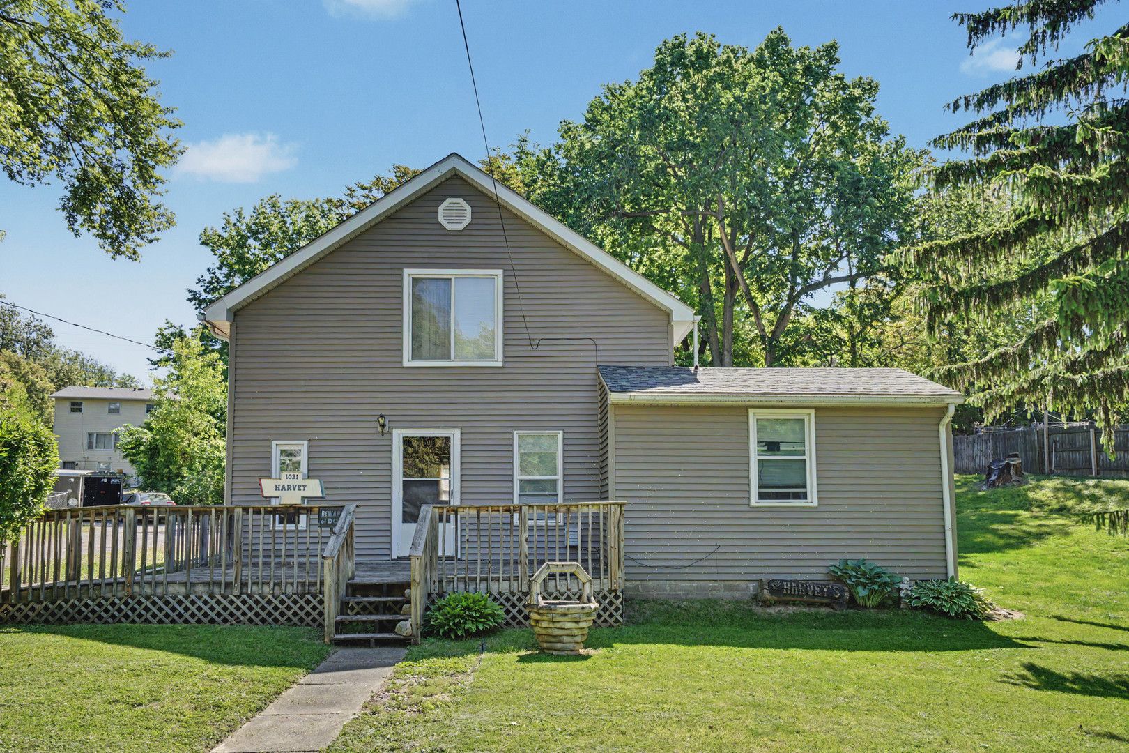 1021 Oneida Avenue — Davenport, IA 52803