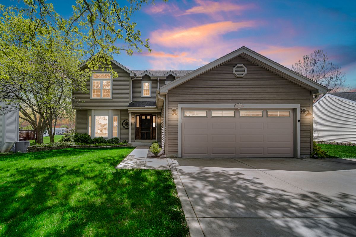 1188 Brookstone Drive, Carol Stream, IL 60188