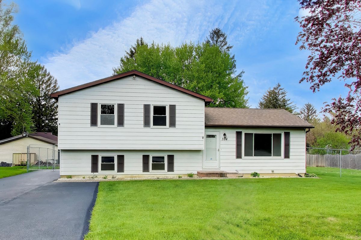 394 Pine Grove Avenue, Gurnee, IL 60031
