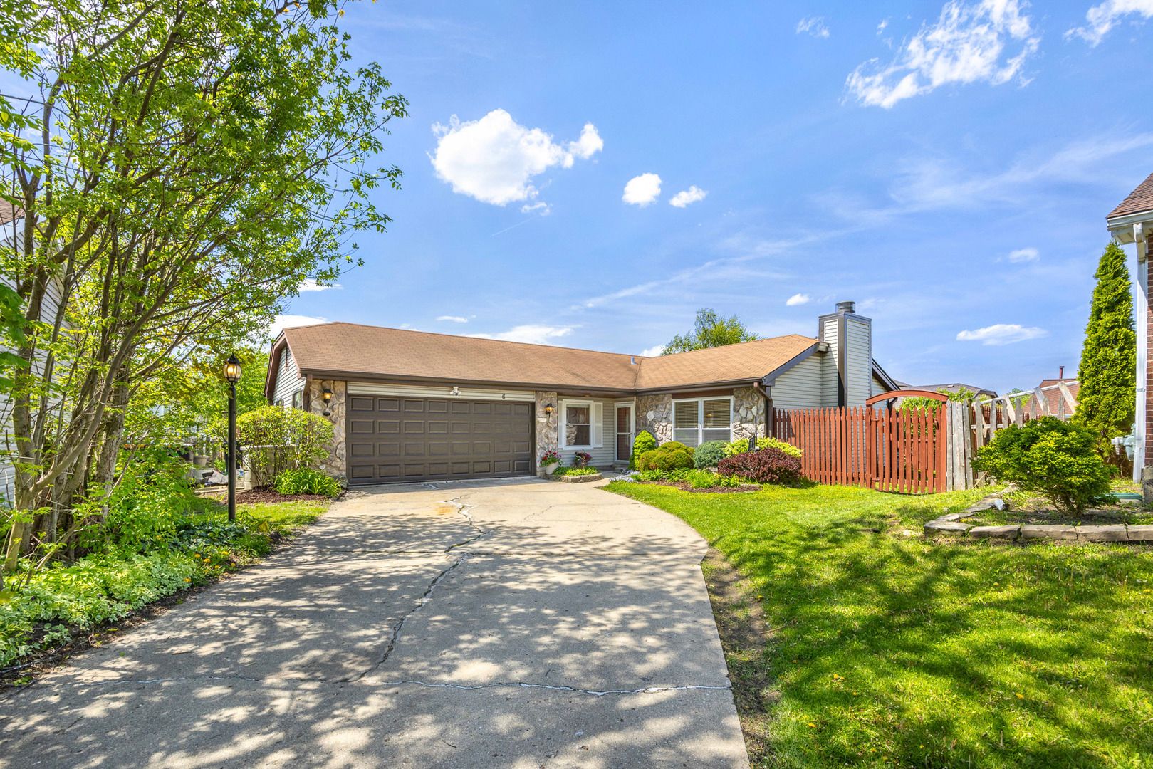 6 Ironwood Court — Streamwood, IL 60107
