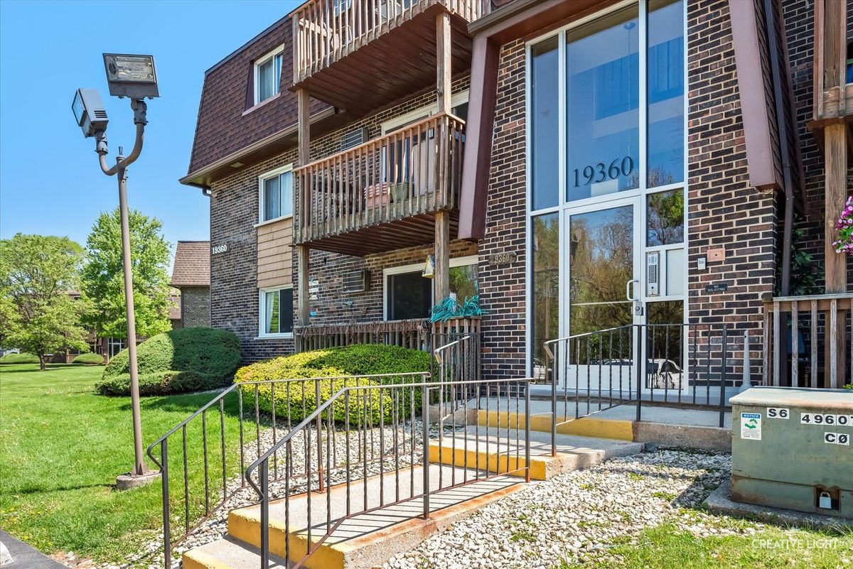 19360 Wolf Road, Mokena, IL 60448