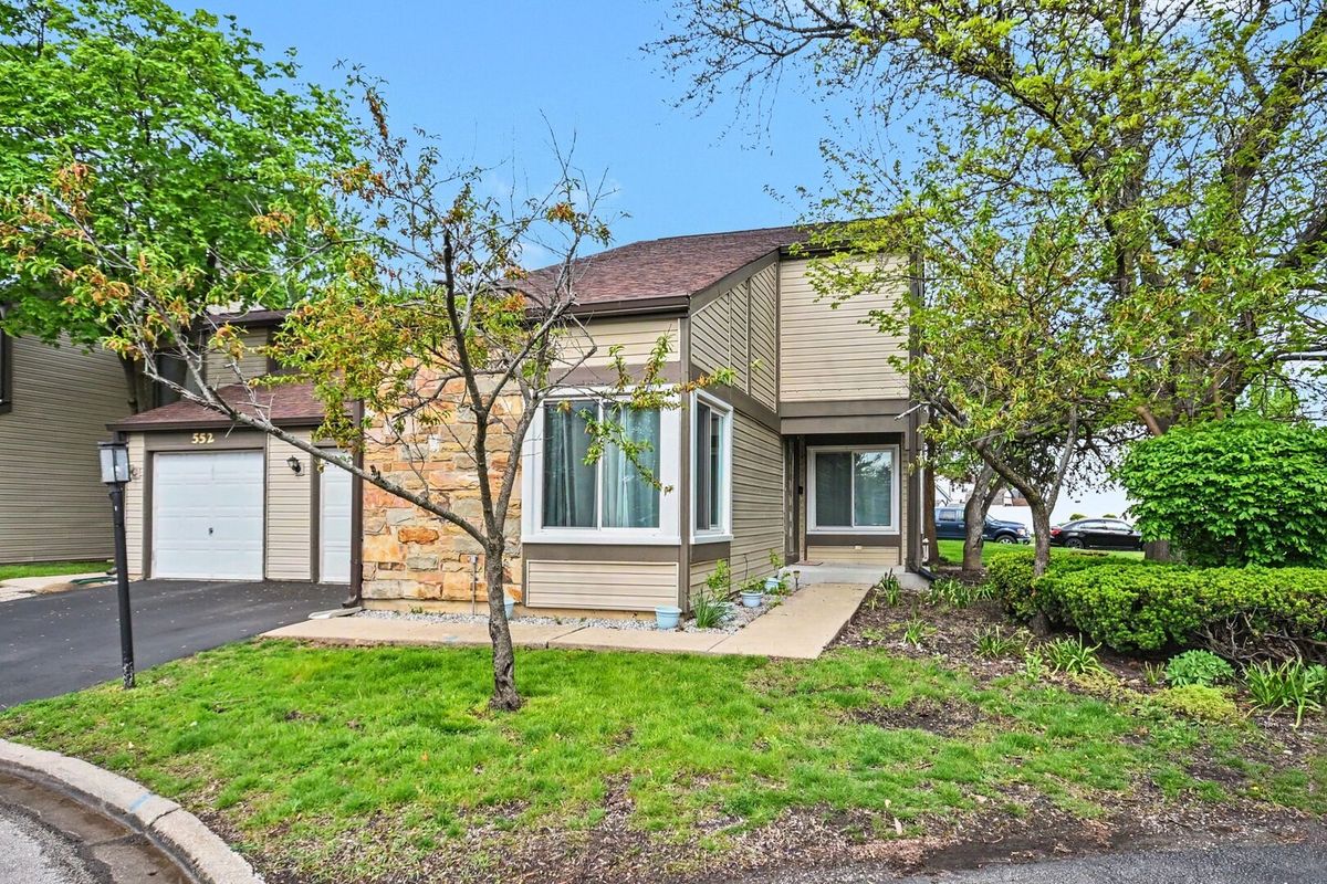 554 Alton Court, Carol Stream, IL 60188
