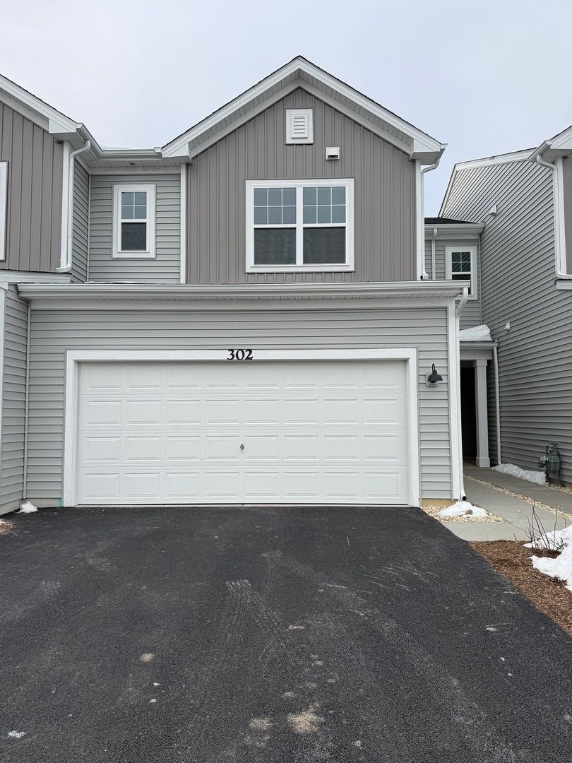 302 Kingsport Drive #302 — South Elgin, IL 60177