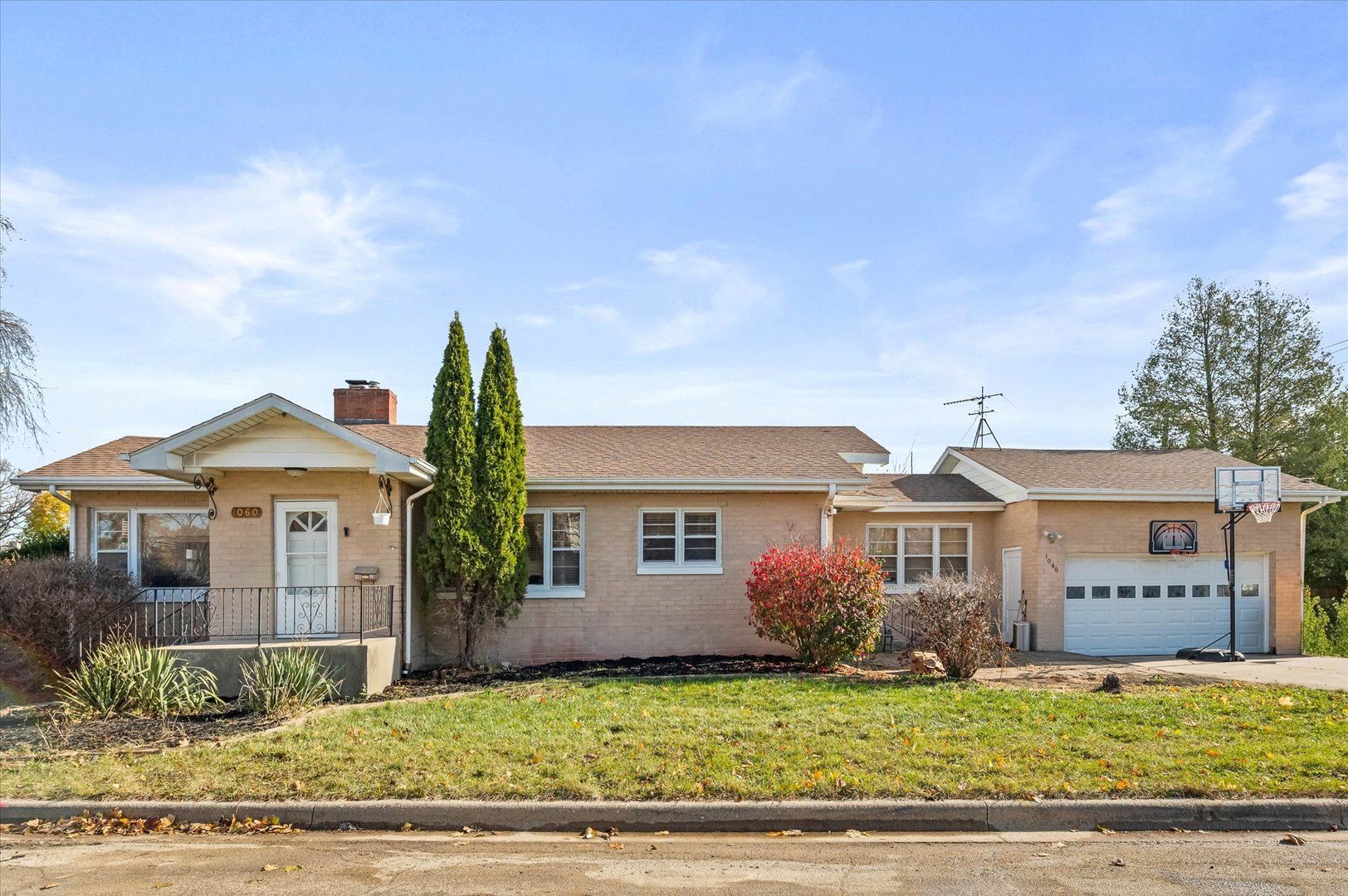 1060 Catherine Street — Joliet, IL 60435