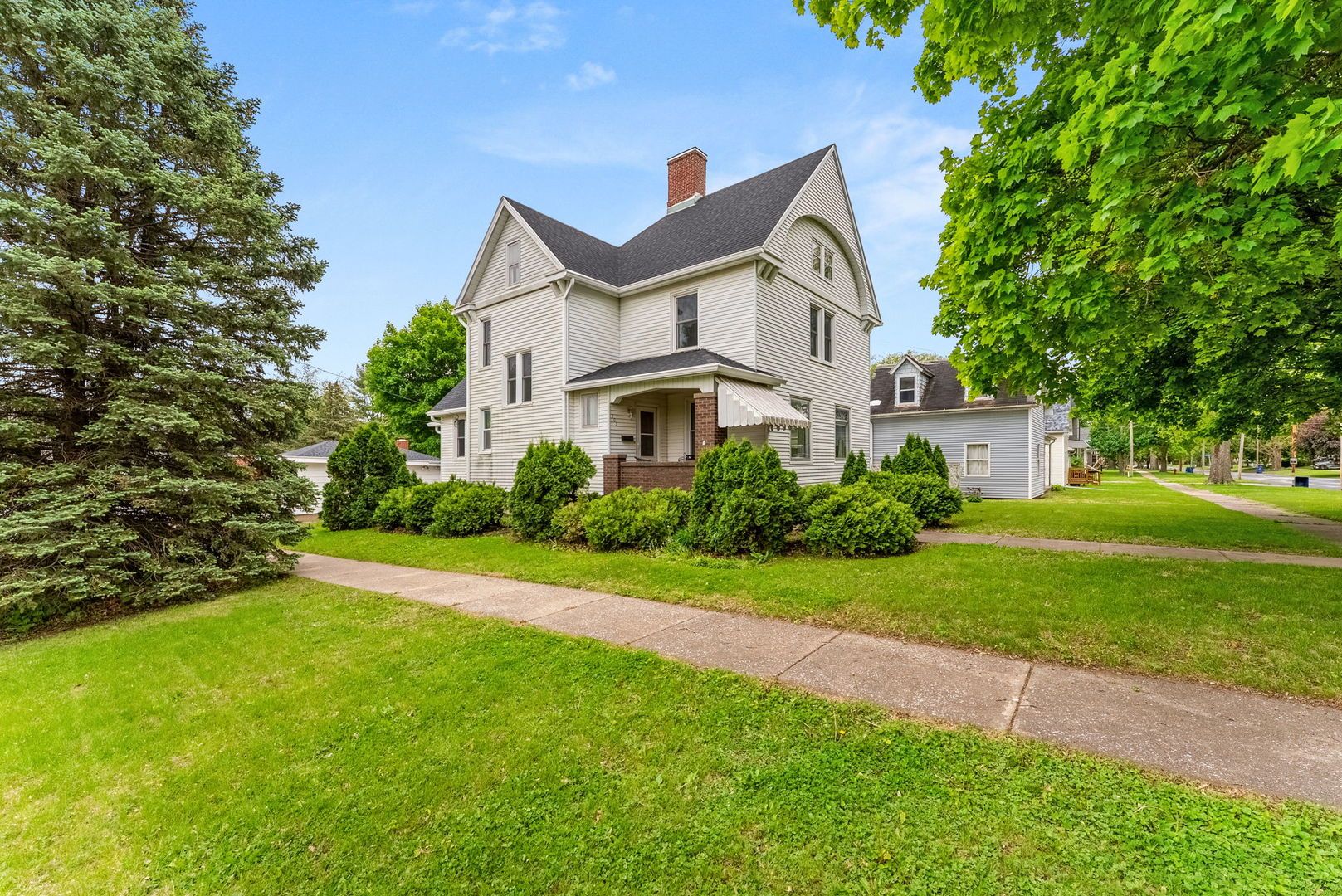 402 SE 2nd Avenue — Aledo, IL 61231