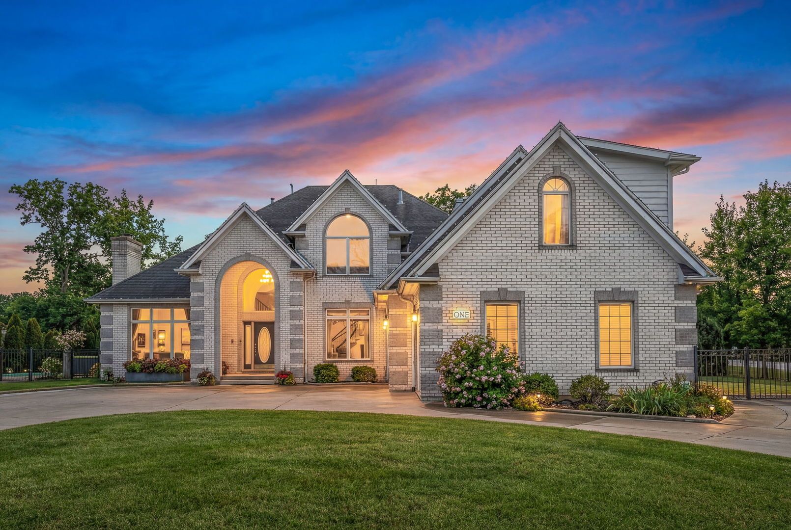 1 Bell Oak Lane — Lemont, IL 60439