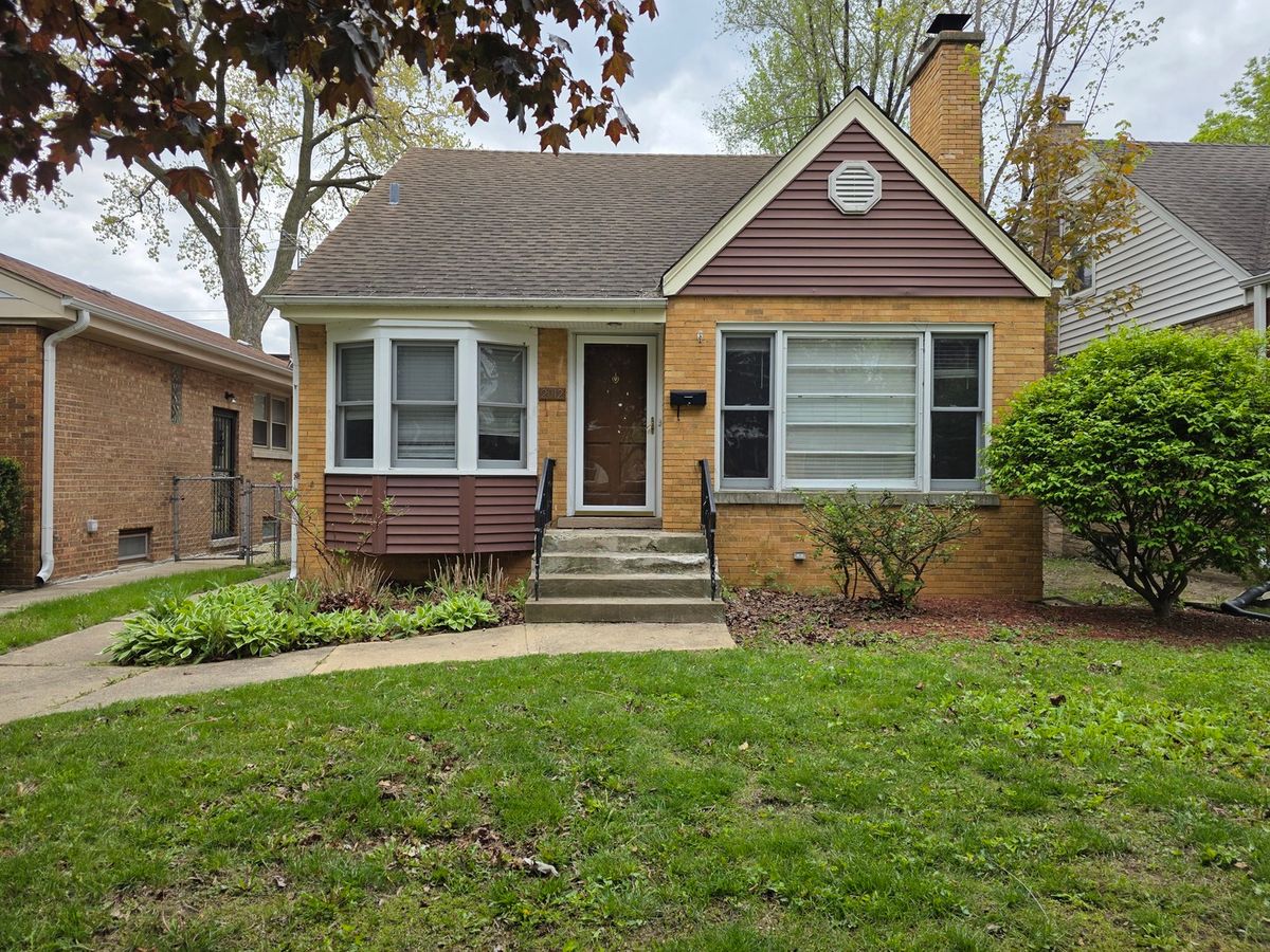2012 DOBSON Street, Evanston, IL 60202