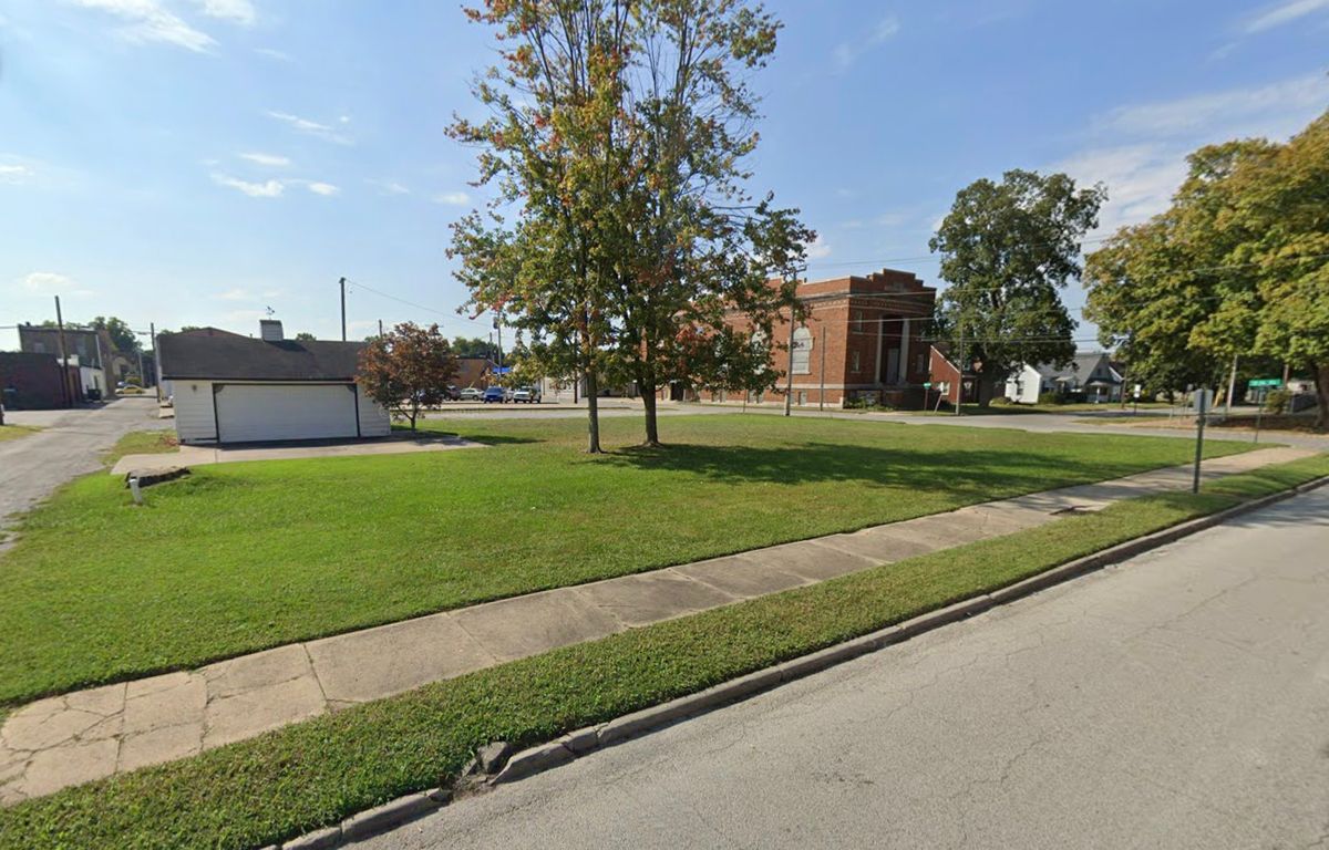 112 N 15th Street, Murphysboro, IL 62966