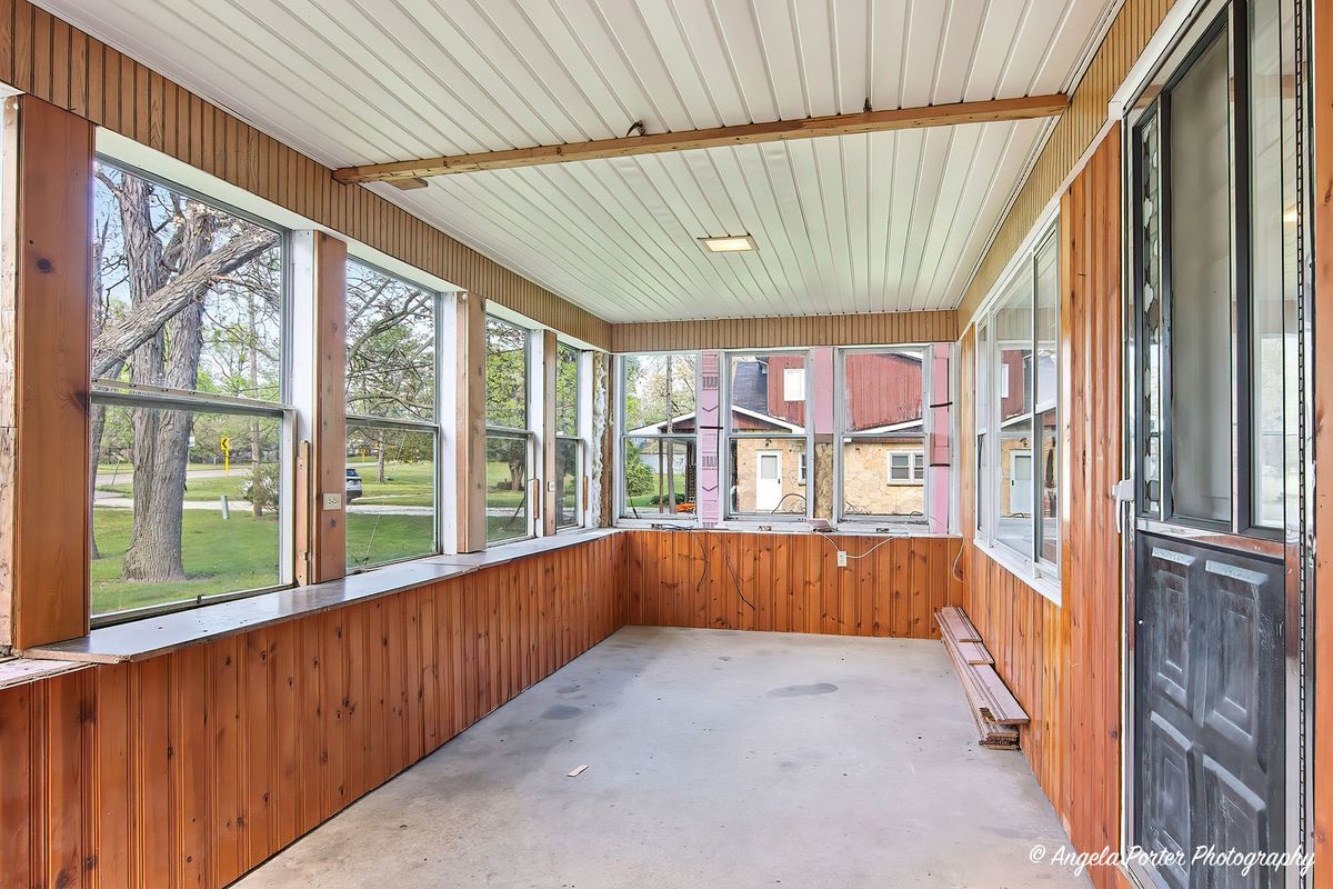 42169 N Lake Avenue, Antioch, IL 60002