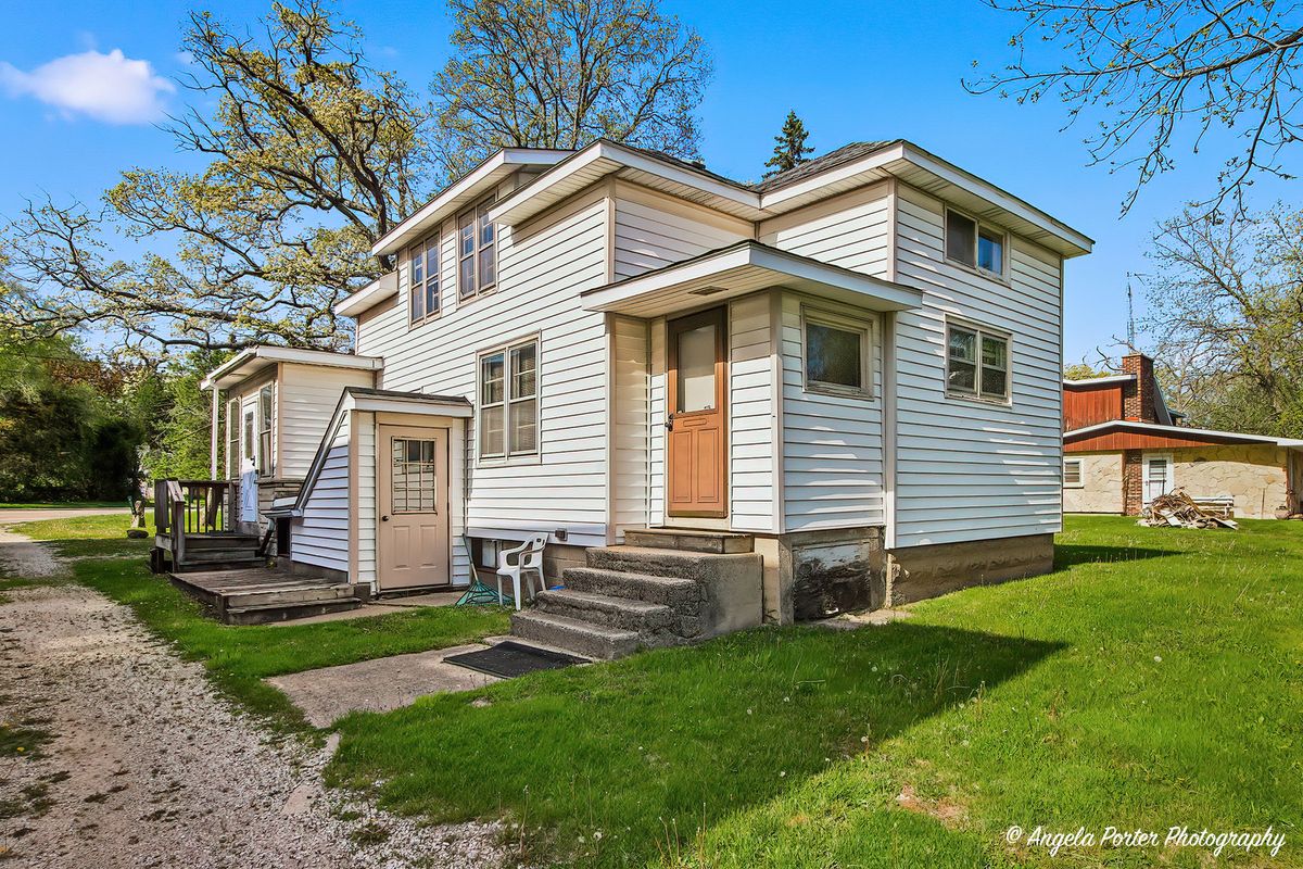 42169 N Lake Avenue, Antioch, IL 60002