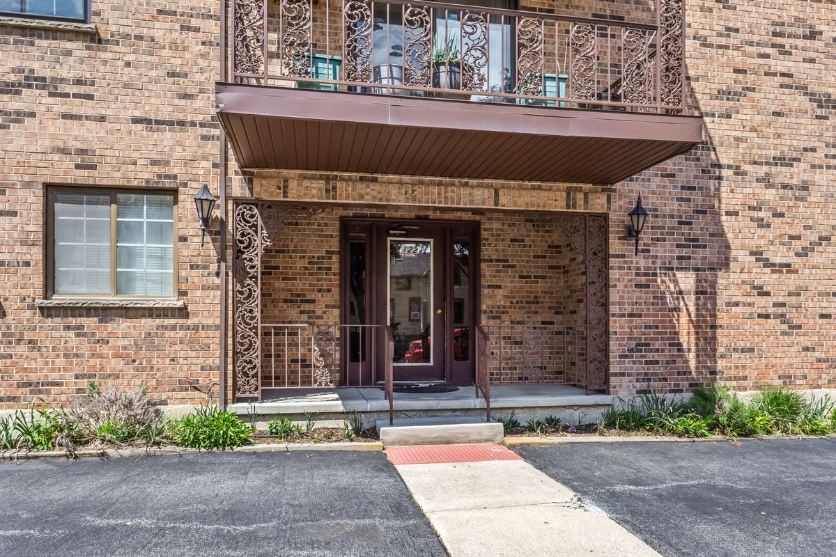 122 Circle Avenue #307, Forest Park, IL 60130
