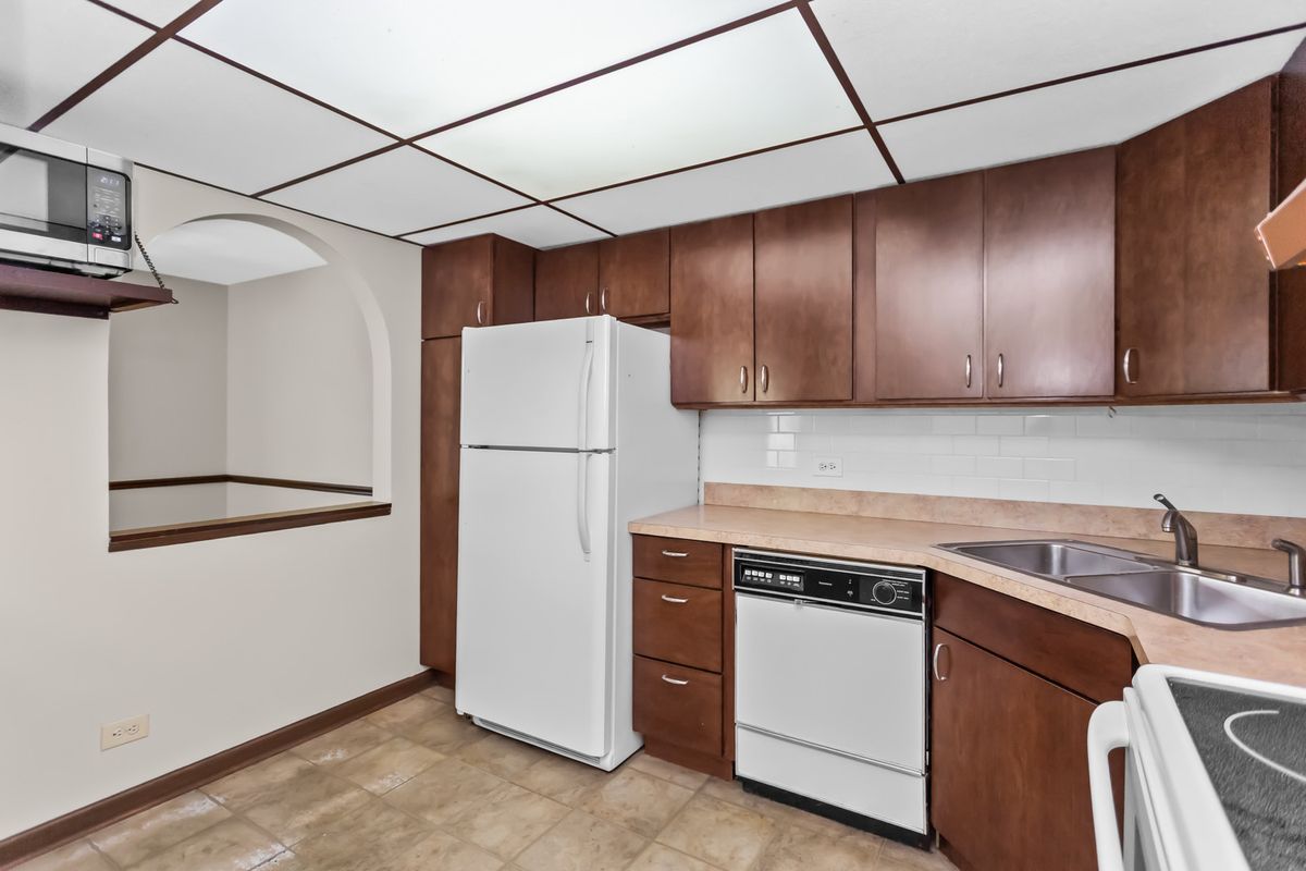 122 Circle Avenue #307, Forest Park, IL 60130