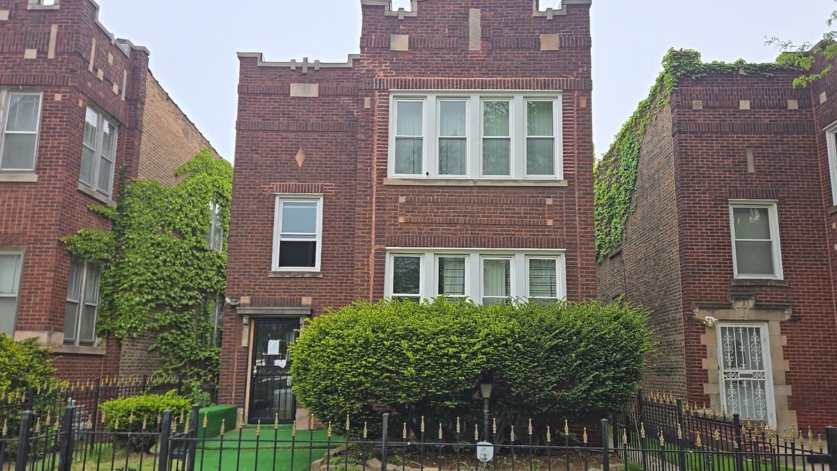 7627 Bennett Avenue, Chicago, IL 60649