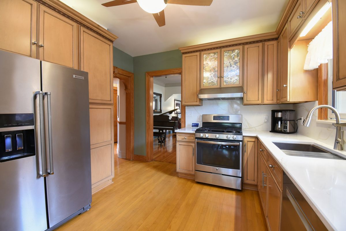 234 Southcote Road, Riverside, IL 60546