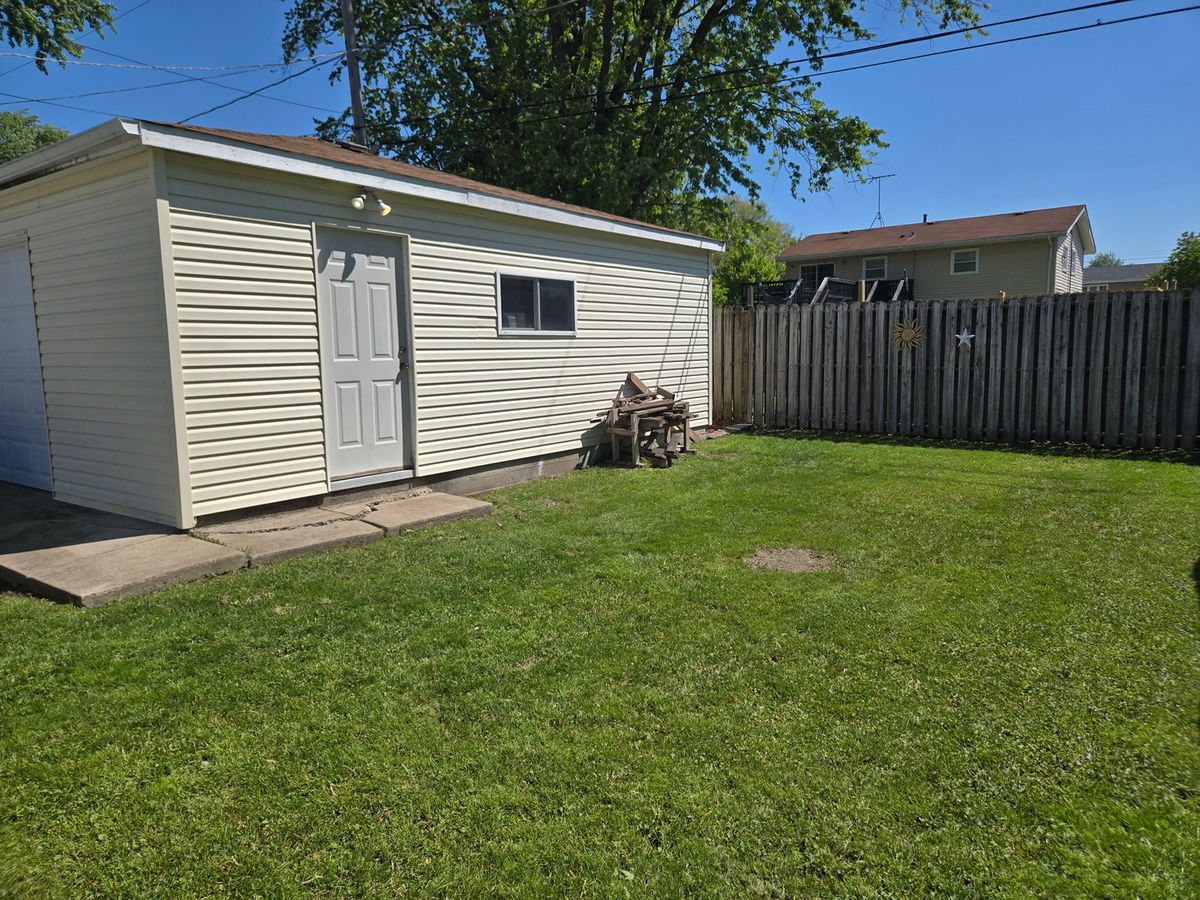 3225 Butler Avenue, Steger, IL 60475