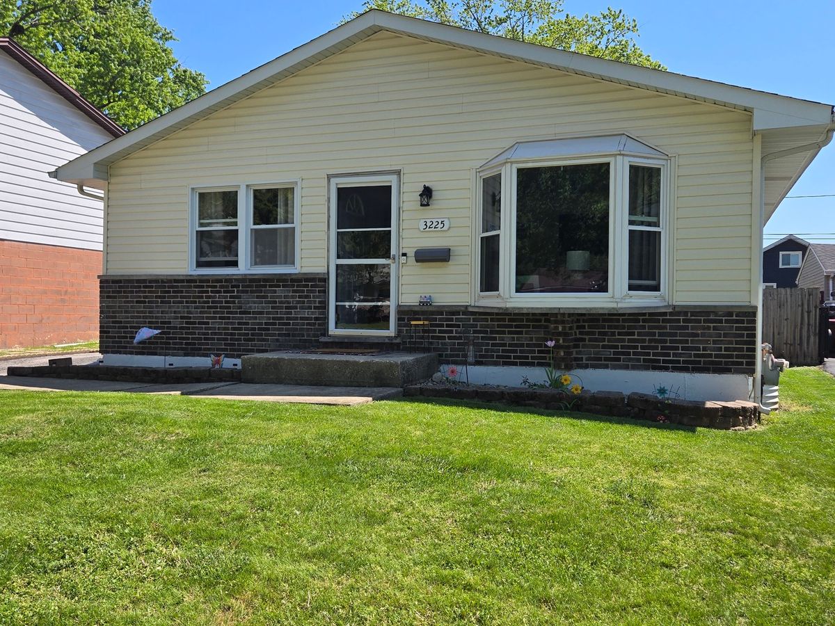 3225 Butler Avenue, Steger, IL 60475