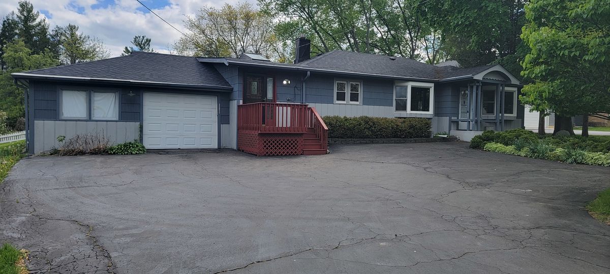 24049 Grass Lake Road, Antioch, IL 60002