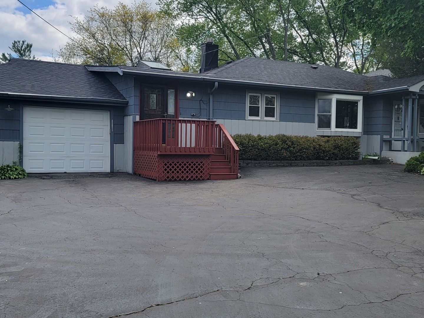 24049 W Grass Lake Road — Antioch, IL 60002
