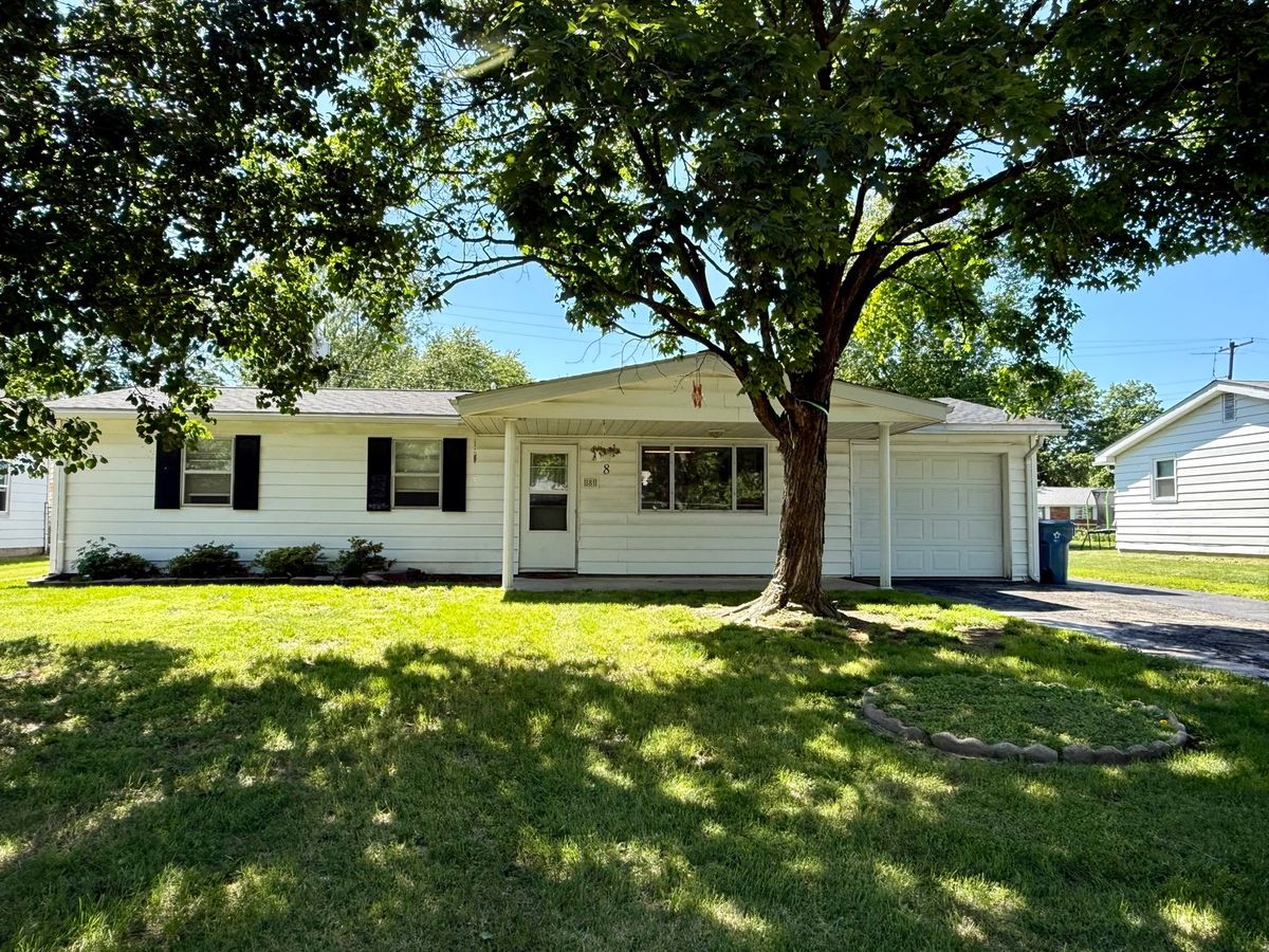 8 Crownview, Mt Vernon, IL 62864