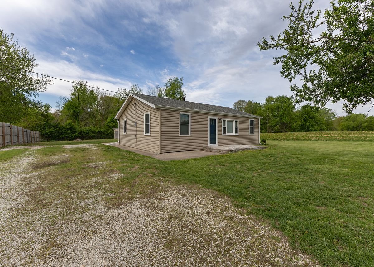 803 12th Street, Rapids City, IL 61278