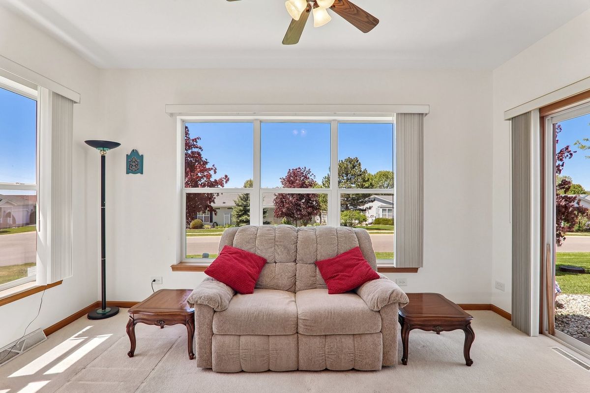 3402 Stretch Run Road, Grayslake, IL 60030