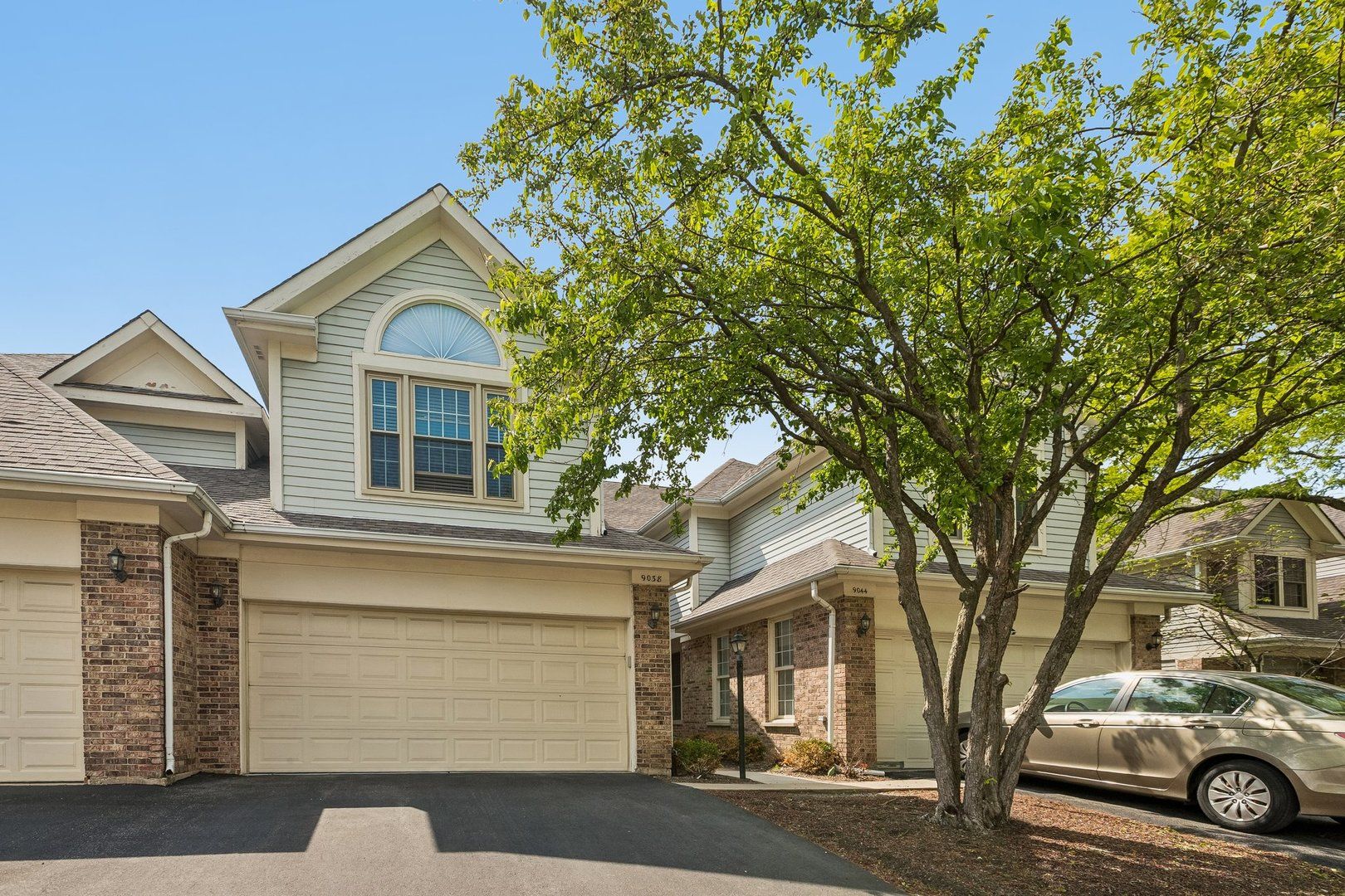 9038 DELPHIA Avenue — Des Plaines, IL 60016