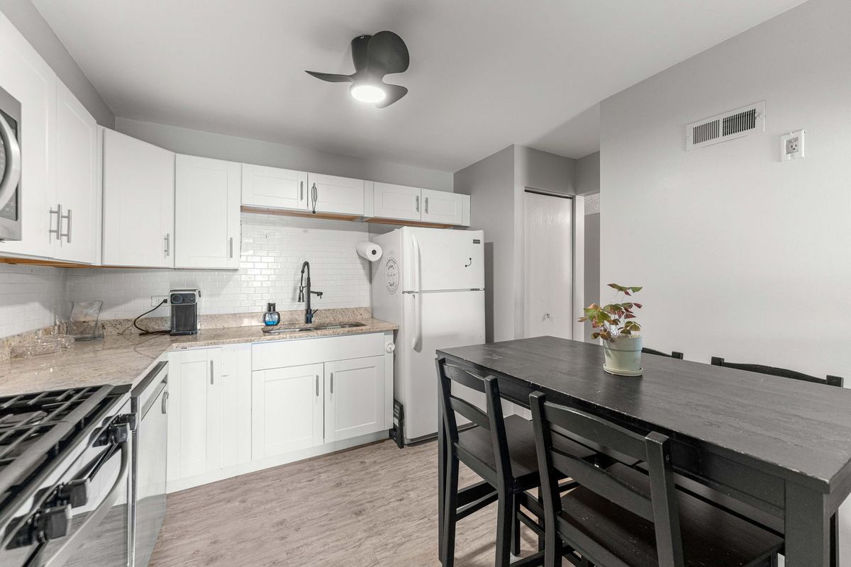 14524 Walden Court #M2, Oak Forest, IL 60452