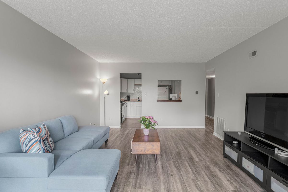 14524 Walden Court #M2, Oak Forest, IL 60452