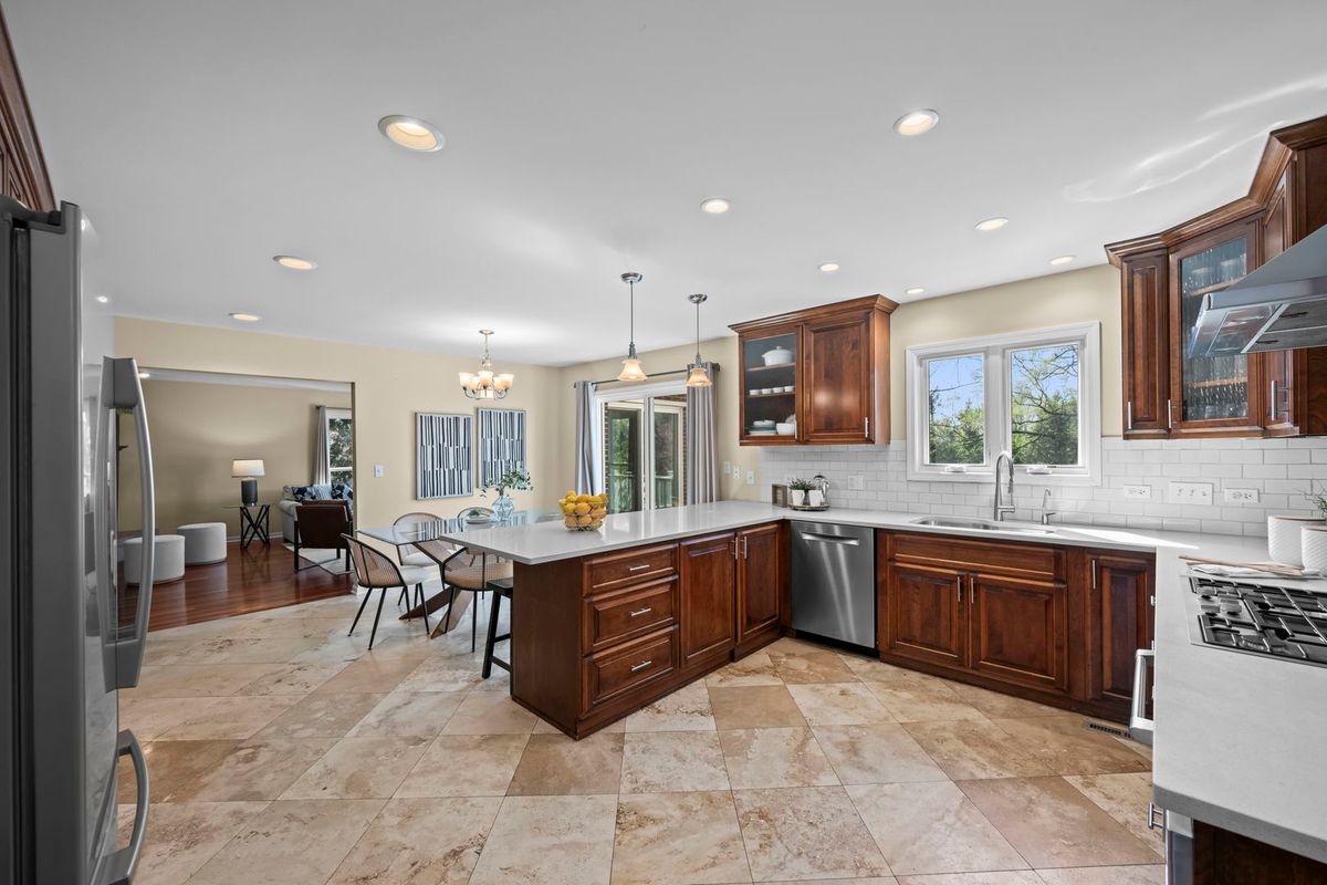 26 Brandywine Road, South Barrington, IL 60010