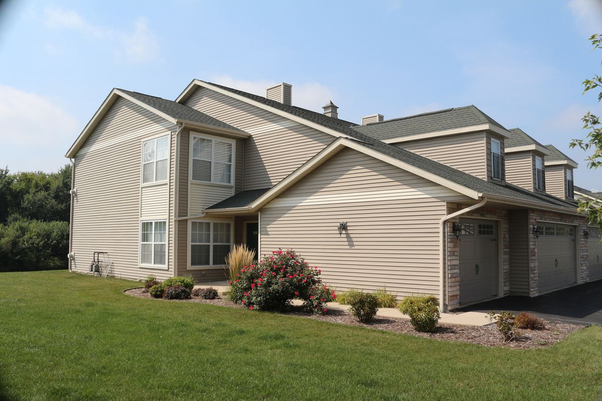 174 Penny Lane, Sycamore, IL 60178