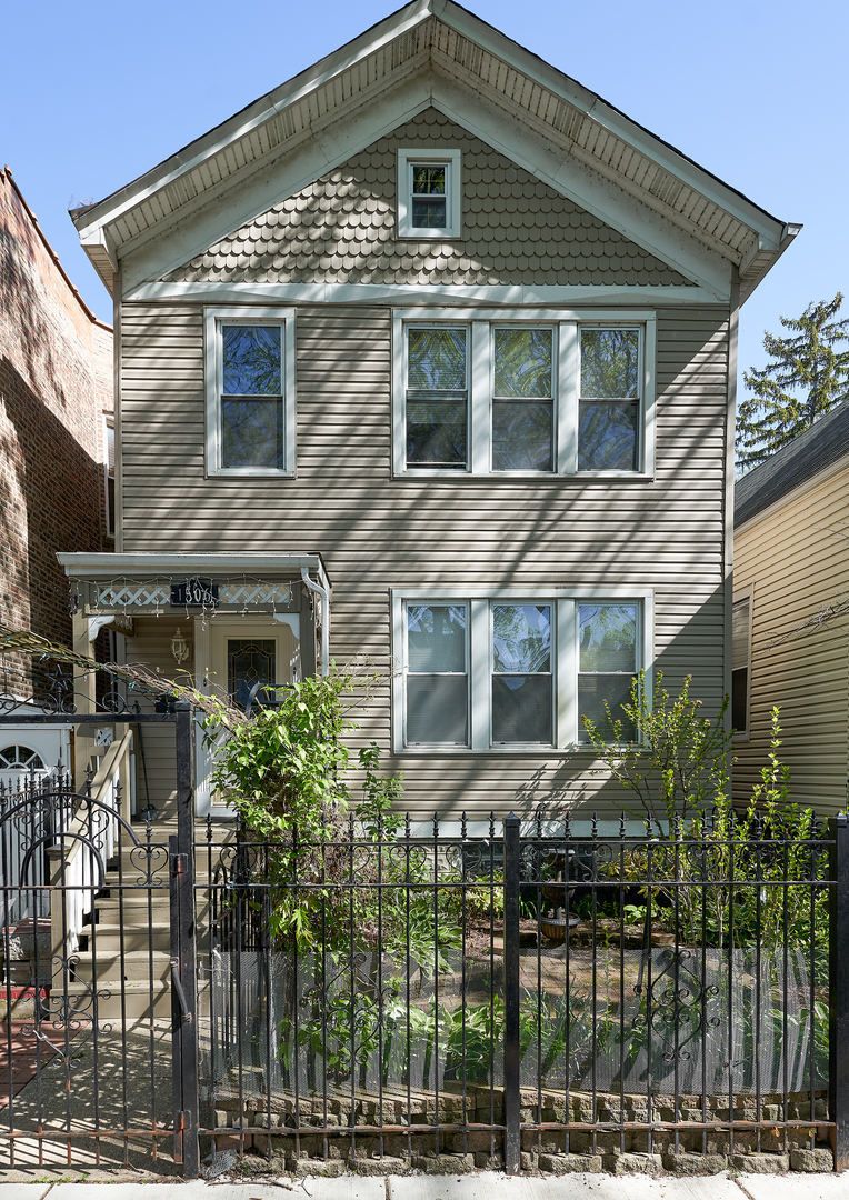 1506 W Victoria Street — Chicago, IL 60660
